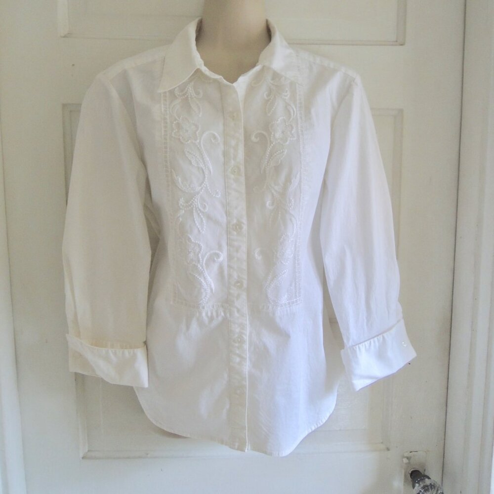 Sag Harbor White & Embroidered Lace Cosplay Cottagecore Button Top M